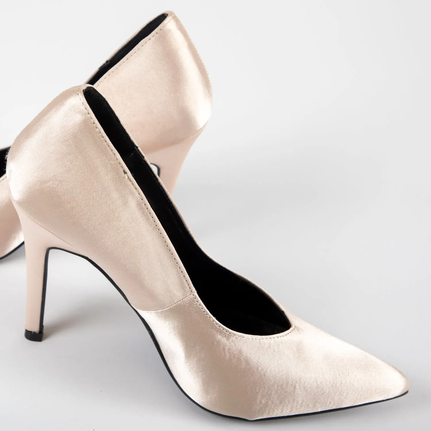 RAID Maliny Court Heel in Champagne Satin